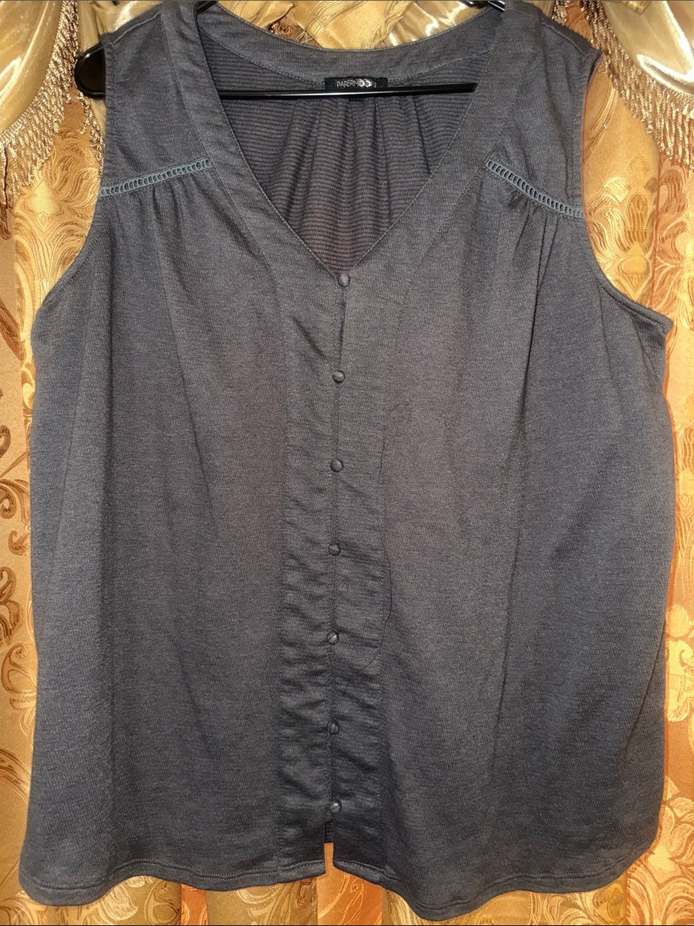 Papermoon Charcoal Gray Sleeveless Button-Front V-Neck Top